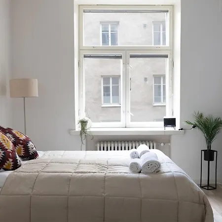 Apartamento 2ndhomes Cozy, Modern Courtyard With Great Location *