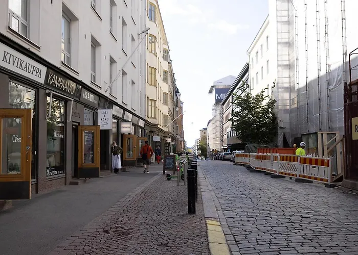 2ndhomes Cozy, Modern Courtyard With Great Location *